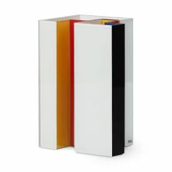 Front Page -Vitra Shop MoMA line up vase 1